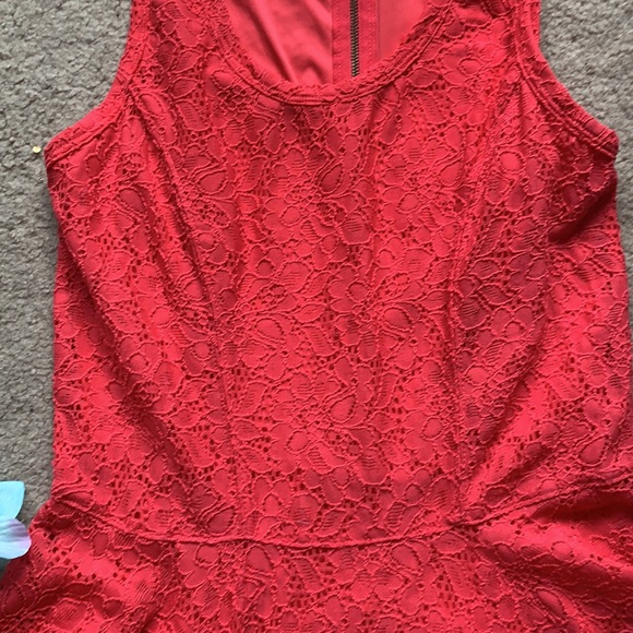 Women’s Dress - Picture 4 of 6